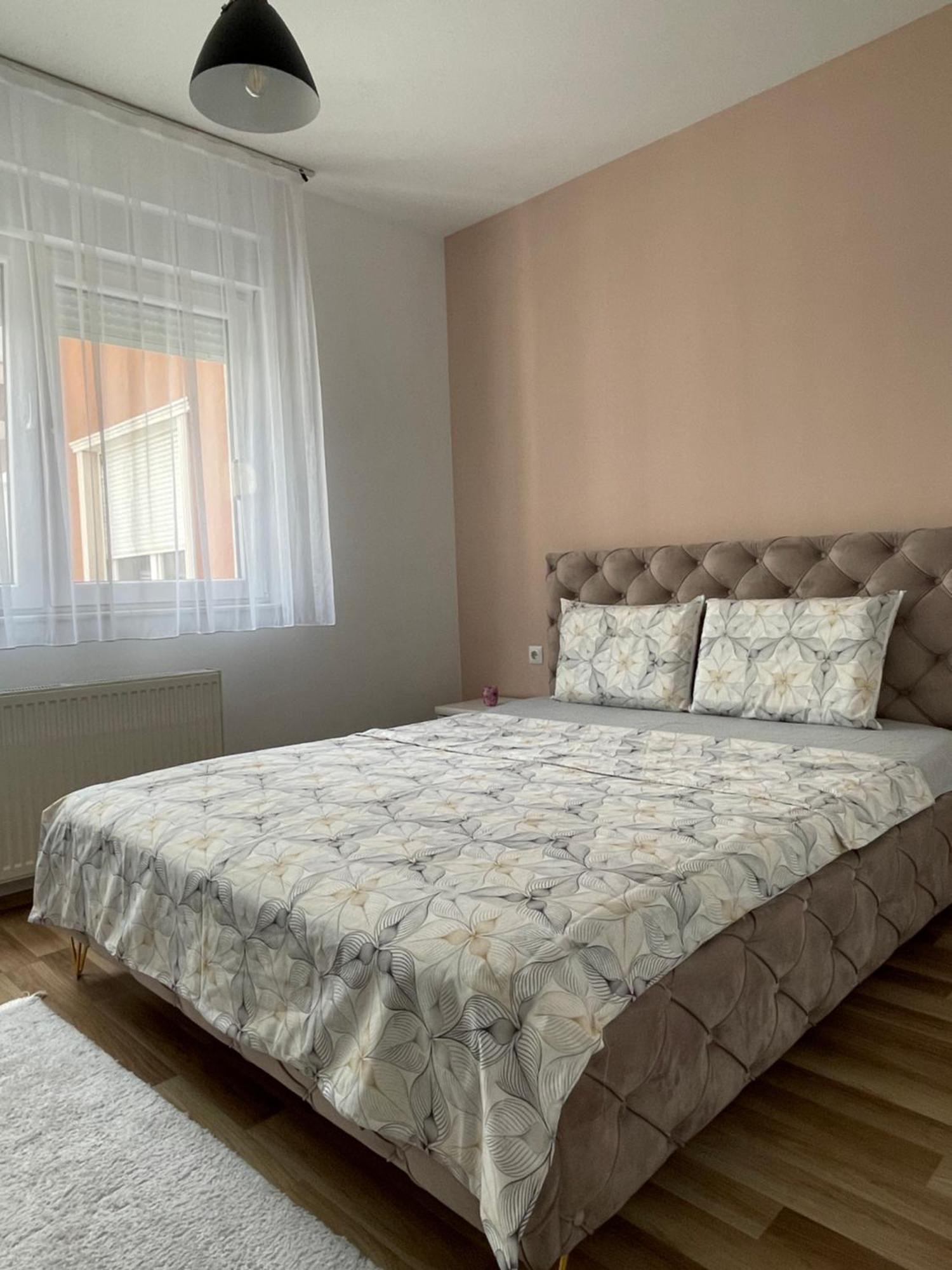 Entire Apartment - Near The Center Pristina Exterior foto
